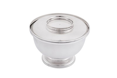 Lot 438 - An early George II sterling silver covered sugar bowl, London 1729 by Edward Cornock (this mark reg. 25th Nov 1723)