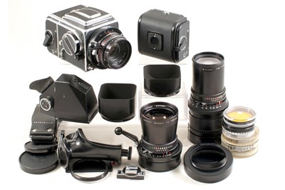 Lot 172 - Chrome Hasselblad 500C/M 3-Lens Outfit.