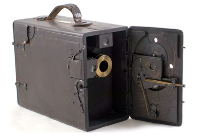 Lot 150 - Lizars (Belfast) Challenge Falling Plate Camera.