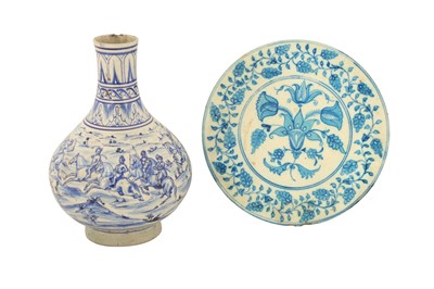 Lot 84 - A BLUE AND WHITE MULTAN POTTERY VASE AND DISH