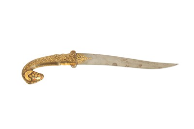 Lot 134 - A GOLD-DAMASCENED (KOFTGARI) RAM-HEADED STEEL DAGGER (KHANJAR)