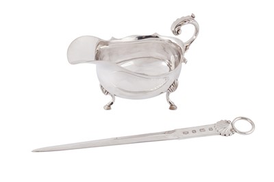 Lot 282 - An Elizabeth II sterling silver sauceboat, Sheffield 1985 by Mappin and Webb