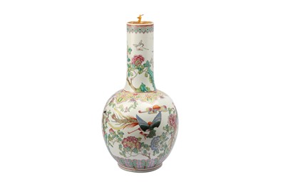 Lot 181 - A CHINESE FAMILLE ROSE 'HUNDRED BIRDS' VASE.