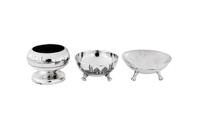 Lot 295 - A mixed group of three early 20th century Iraqi silver and niello salts, Basra and Baghdad circa 1930