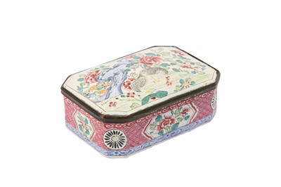 Lot 76 - A CHINESE FAMILLE ROSE CANTON ENAMEL 'QUAILS' SNUFF BOX.