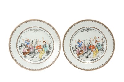 Lot 52 - A PAIR OF CHINESE FAMILLE ROSE 'LUOHANS' DISHES.