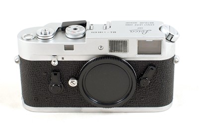 Lot 129 - Chrome Leica M4 Rangefinder Body.