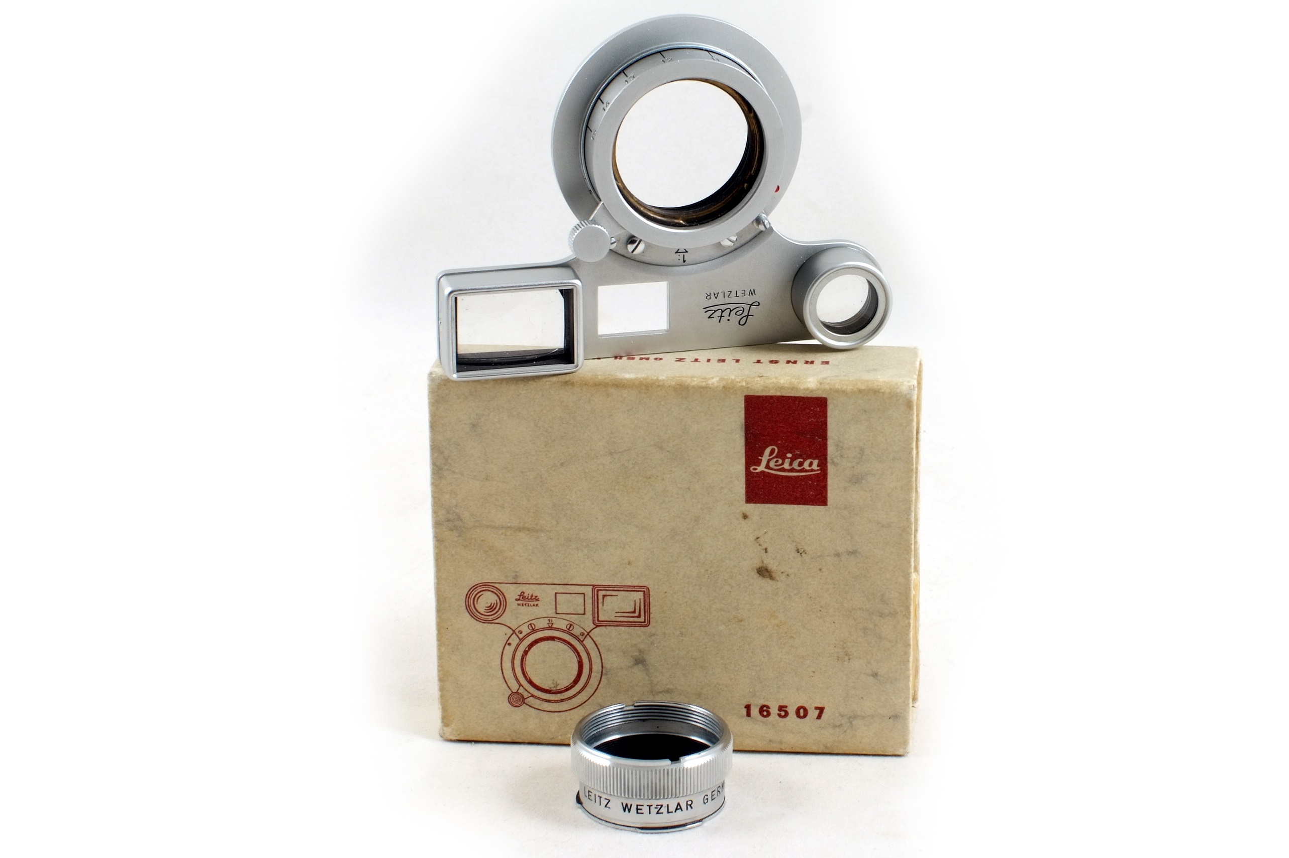 Lot 36 - Leica SOOKY Close-up Attachment 16507 &