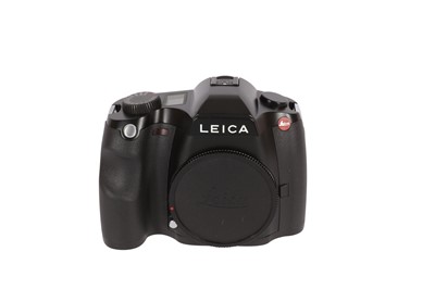 Lot 108 - A Leica S Type 006 Digital Medium Format SLR