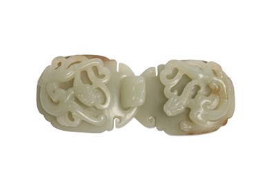 Lot 514 - A CHINESE PALE CELADON JADE 'CHILONG' BELT HOOK.
