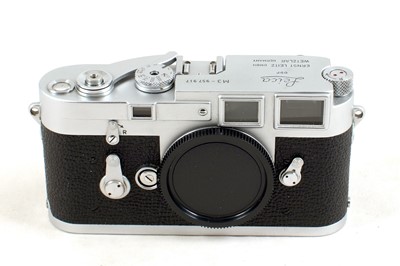 Lot 128 - Chrome Single-Wind Leica M3 Rangefinder Body.
