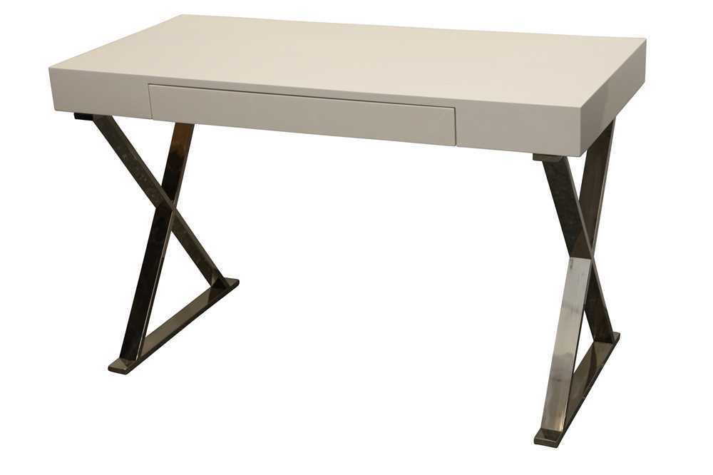 Lot 41 - A CONTEMPORARY DESK