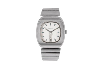 Lot 32 - BULOVA.