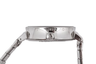 Lot 27 - LOUIS VUITTON.
