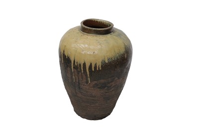 Lot 178 - A LARGE GLAZED POTTERY VASE