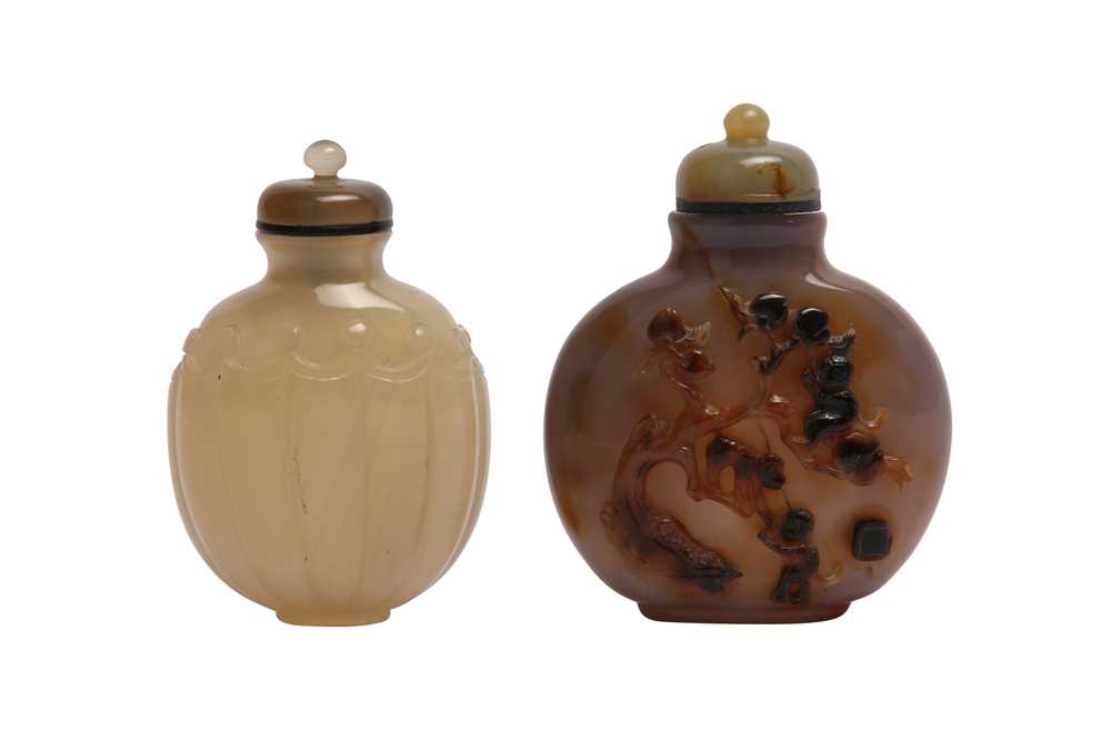 Lot 109 - TWO CHINESE AGATE SNUFF BOTTLES.