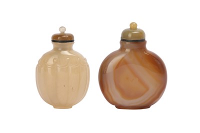 Lot 109 - TWO CHINESE AGATE SNUFF BOTTLES.
