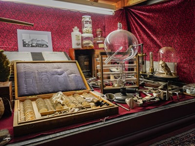 Lot 5 - A SET OF OPTICIAN LENSES FROM THE LATE 19TH CENTURY TOGETHER WITH OTHER MEDICAL EQUIPMENT