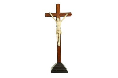 Lot 124 - A LATE 18TH / EARLY 19TH CENTURY IVORY CORPUS CHRISTI