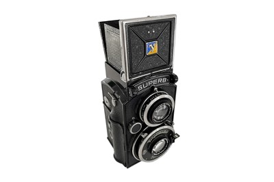 Lot 140 - A Voigtlander Superb TLR Camera