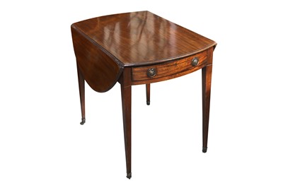 Lot 118 - A GEORGE III MAHOGANY DROP FLAP TABLE