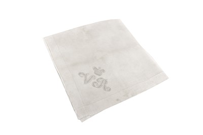 Lot 403 - QUEEN VICTORIA FINE LARGE COTTON NAPKIN