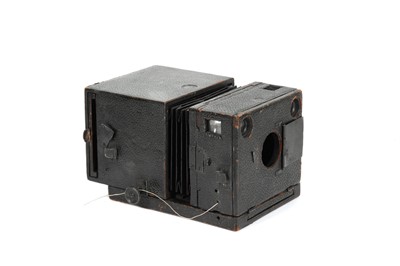 Lot 9 - A Dallmeyer Hand Camera