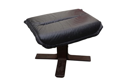 Lot 71 - A STAINED BEECH AND BLACK LEATHER FOOT STOOL