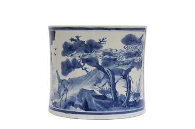 Lot 599 - A CHINESE BLUE AND WHITE BRUSH POT, BITONG.