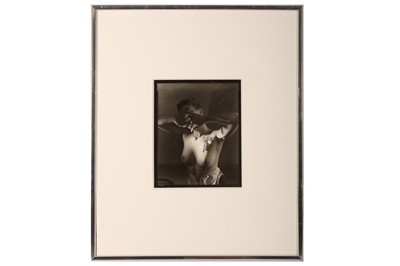 Lot 169 - Martin Munkàcsi (1896-1963)