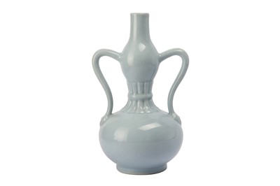 Lot 350 - A CHINESE CLAIRE-DE-LUNE GLAZED DOUBLE-GOURD VASE.