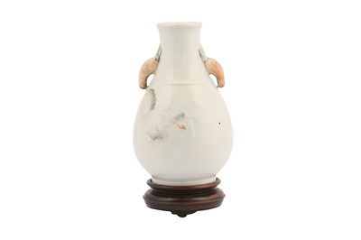 Lot 355 - A SMALL CHINESE 'DRAGON' VASE, HU.