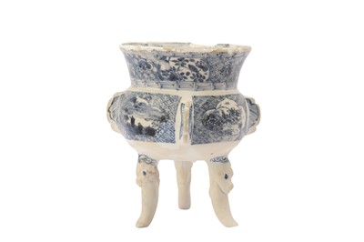 Lot 92 - A RARE CHINESE BLUE AND WHITE TRIPOD INCENSE BURNER.