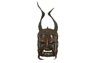 Lot 121 - A 20TH CENTURY TIBETAN (HIMALAYAN) TRIBAL SHAMAN'S MASK
