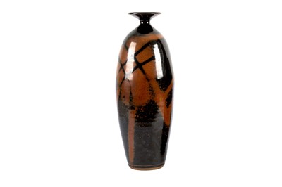 Lot 392 - IN THE MANNER OF THE LEACH POTTERY