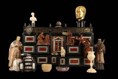 Lot 1 - A 17TH CENTURY FLEMISH EBONY, TORTOISESHELL, IVORY, SNAKEWOOD AND BONE COLLECTOR'S CABINET
