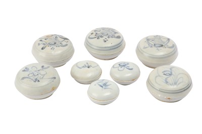 Lot 96 - EIGHT CHINESE BLUE AND WHITE CIRCULAR BOXES AND COVERS.