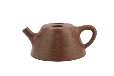 Lot 527 - A CHINESE YIXING ZISHA TEAPOT AND COVER.