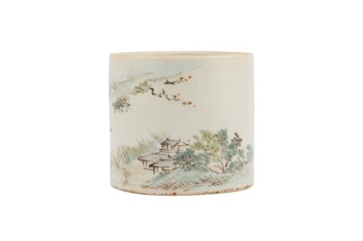 Lot 596 - A CHINESE FAMILLE ROSE BRUSH POT, BITONG.