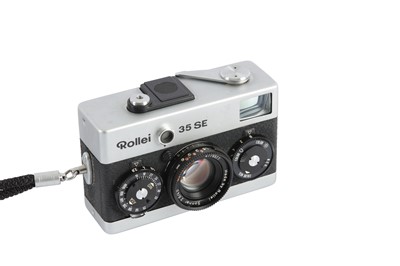 Lot 320 - A Rollei 35 SE Viewfinder Camera