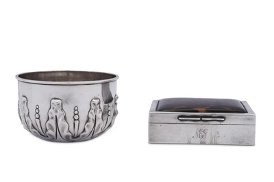 Lot 79 - A George V sterling silver and tortoiseshell dressing table box, Chester 1912 by Grey & Co