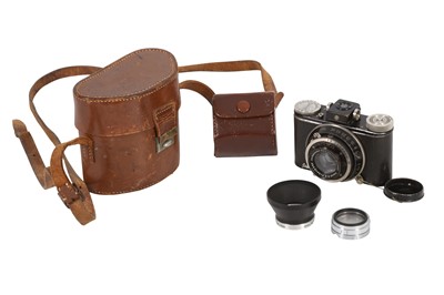 Lot 318 - A Dr. August Nagel Rolloroy Viewfinder Camera