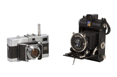 Lot 182 - A Pair of Folding Voigtländer Cameras