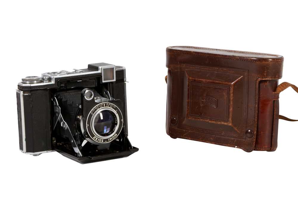 Lot 101 - A Zeiss Ikon Super Ikonta 532/16 Folding