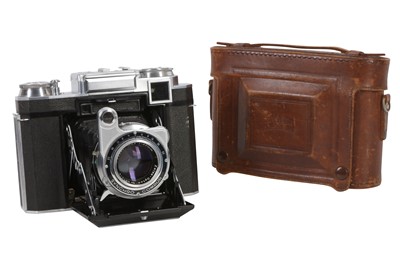 Lot 102 - A Zeiss Ikon Super Ikonta (533/16) Folding Rangefinder Camera
