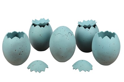 Lot 564 - EL TALLER DE PINERO, SPAIN, A SET OF FIVE EGG SHAPED BOXES AND COVERS, 21ST CENTURY