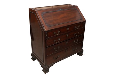 Lot 130 - A CHIPPENDALE STYLE MAHOGANY BUREAU