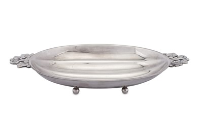 Lot 401 - A mid-20th century American sterling silver dish, New York post-1941 by Tiffany and Co