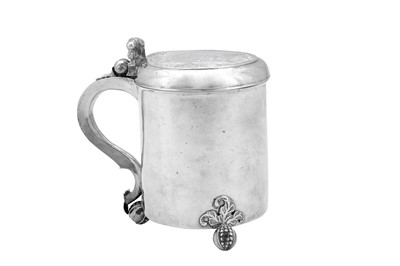 Lot 157 - A mid-17th century Norwegian silver tankard (drikkekanne), Bergen 1669 by Oluf Jørgensen (active circa 1650-1700)