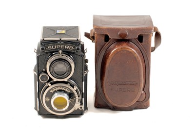 Lot 146 - Voigtlander Superb TLR Camera.